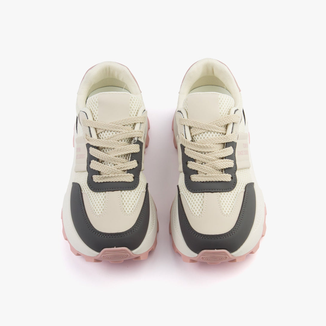 سنيكرز نسائي