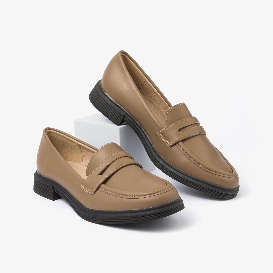 حذاء لوفر كلاسيكي نسائي