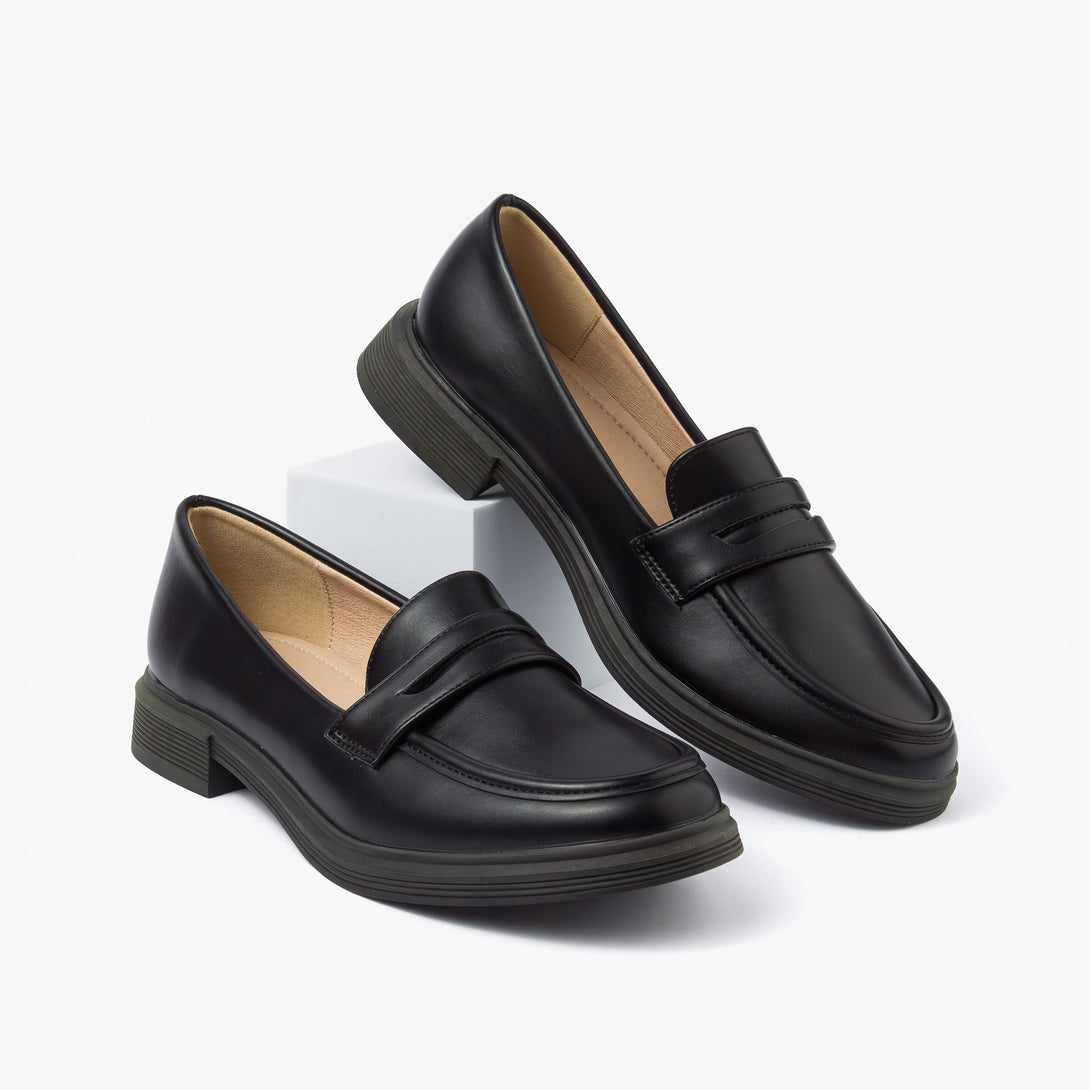 حذاء لوفر كلاسيكي نسائي